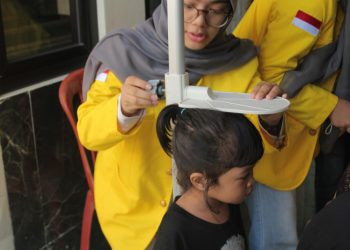 Fisioterapi Vokasi UI Gelar Pelatihan Pijat Bayi