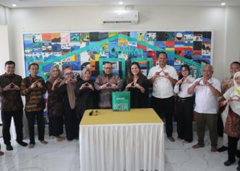 Bersama Al Qohhar, Haji Robert Buka Jalan Anak Yatim Piatu Raih Pendidikan dan Karier Internasional