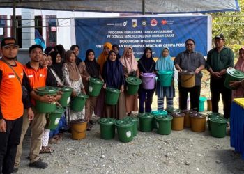 PT Donggi Senoro LNG dan Rumah Zakat Salurkan 100 Paket Hygienekit untuk Korban Gempa di Poso