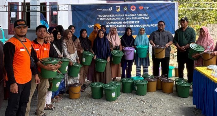 PT Donggi Senoro LNG dan Rumah Zakat Salurkan 100 Paket Hygienekit untuk Korban Gempa di Poso