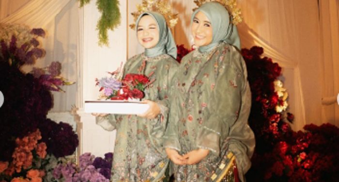 Arafah dan Halda Tampil Kompak Pakai Baju Bodo Adat Bugis di Pernikahannya Feby Putri