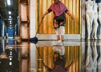 Banjir di Pasar Cipulir Akibat Petugas SDA Terlambat Operasikan Pompa Penyedot Genangan