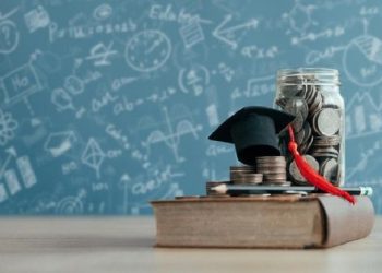 Kemenag Serahkan Beasiswa Zakat Indonesia pada 153 Mahasiswa