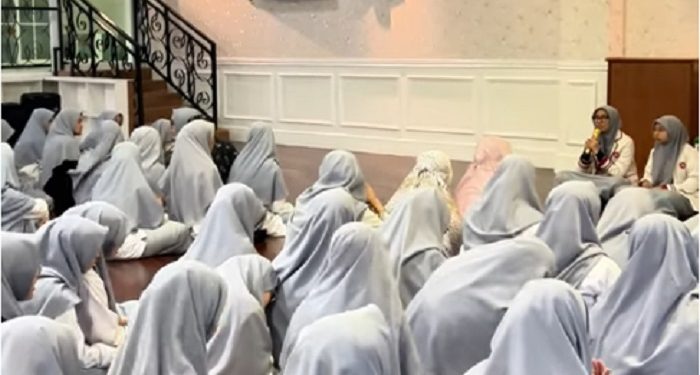 Khusus Para Siswi, SMA Jakarta Islamic School Gelar Mabit 2025