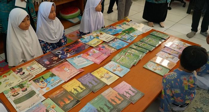 Kebiasaan Membaca dan Menulis, Siswi MIN 18 Jakarta Ciptakan Buku Tiap Tahunnya