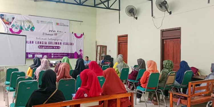 Salimah Tulungagung Ajak Lansia Kenali Masalah Gigi di Usia Tua