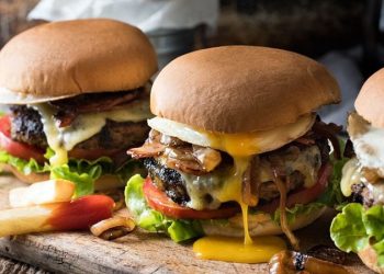 Sering Makan Fast Food Bikin Cepat Lupa, Fakta atau Mitos?