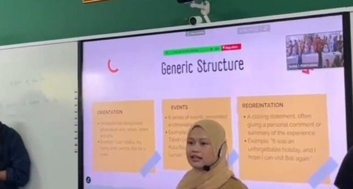 Guru di Pontianak Ngajar Dua Tempat Secara Real-Time Pakai Teknologi Smart Classroom