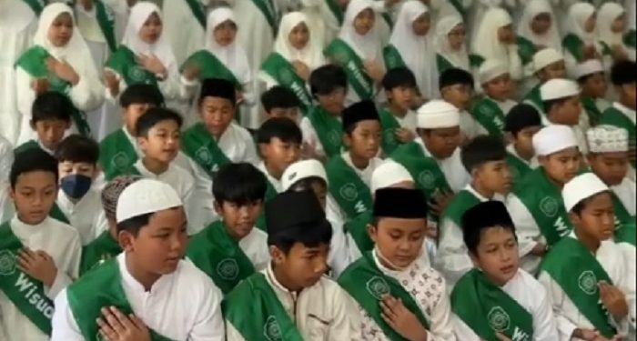 Ustad Maulana Hadir dalam Acara Haflah Tahfidz & Tahsin Akbar SD JISc