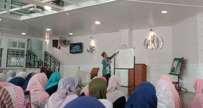 Ustad Maulana Bahas Peran hingga Prinsip Mendidik Anak di Kajian Rutin JISc