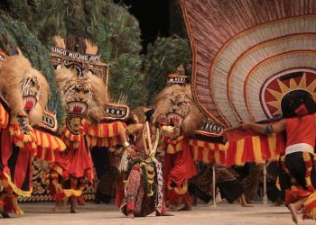 Tim Kesenian Indonesia Raih Juara dalam Changwon International Parade 2025 di Korea Selatan