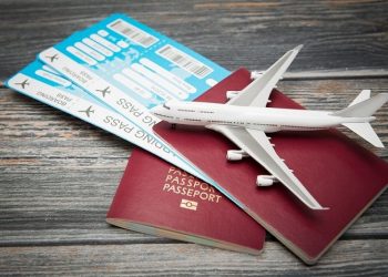 Menhub Resmi Turunkan Tarif Tiket Pesawat pada Periode Nataru 2025/2026