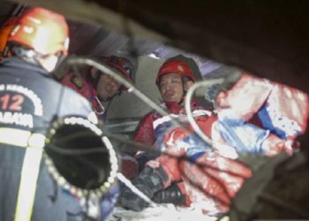 Bangunan Pondok Pesantren Al-Khoziny Ambruk saat Ratusan Santri tengah Shalat Berjamaah