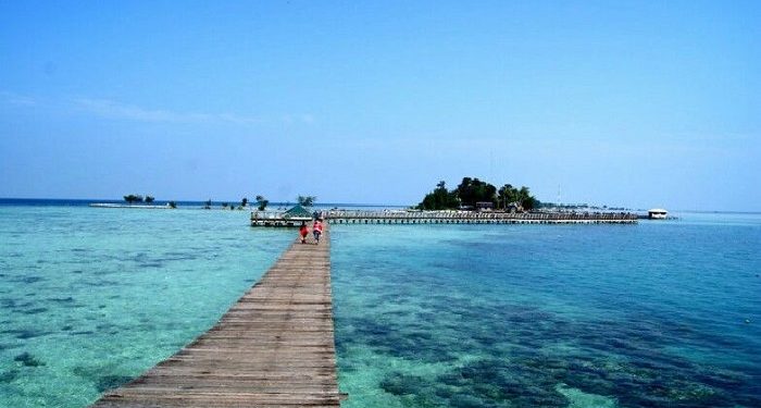 Ratusan Warga Pulau Pari dan Aktivis Lembaga Swadaya Desak Pemerintah Cabut Izin PKKPRL