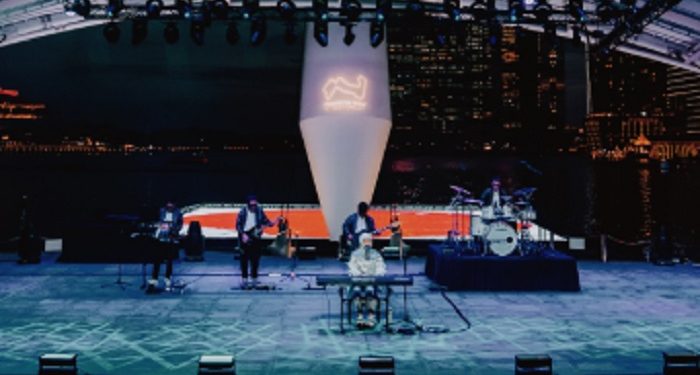 Penampilan Putri Ariani Bawakan Cover Lagu Golden di Ajang Formula 1 Singapore Grand Prix 2025