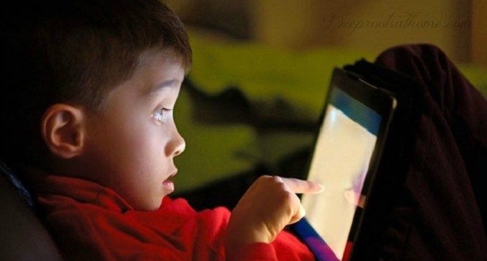 Jaga Penglihatan Anak, Jangan Kenalkan Screen Time Terlalu Dini