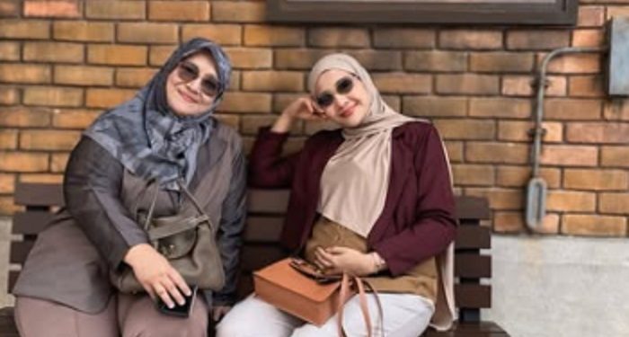 Tengah Hamil Anak Kedua, Zaskia Sungkar Menikmati Family Trip ke Malaysia