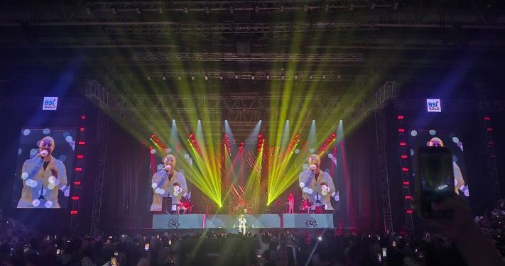 Gema Shalawat Penuhi Istora di Konser Maher Zain