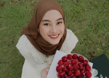 Hadirkan Suasana Hangat, Dinda Hauw Rayakan Ulang Tahun ke-29 di Pinggir Pantai