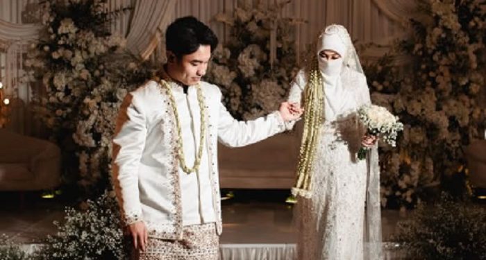 Pernikahan Fiki Naki dan Tinandrose Menarik Perhatian Publik