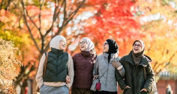 Tampil Stylish Geng Selebritis Berhijab saat Liburan ke Korea Selatan