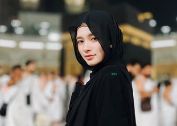 Inara Rusli Jalani Ibadah Umroh yang Tampil Anggun dan Syar’i
