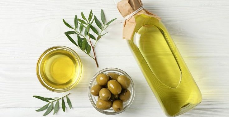 Tips Merawat Rambut Kering dengan Minyak Zaitun