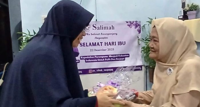 Peringati Hari Ibu, Salimah Rawapanjang Berikan Apresiasi Kepada Lansia Binaan