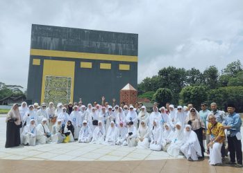 Manasik Haji KBIHU Aisyiyah Batang Perkuat Pemahaman Jemaah melalui Simulasi Ibadah