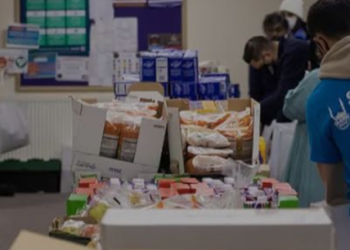 Relawan Muslim Birmingham Siapkan 42.000 Paket Makanan