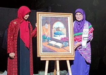 Salimah Jadi Penawar Tertinggi di Lelang Lukisan ‘Di Balik Langit Gaza’