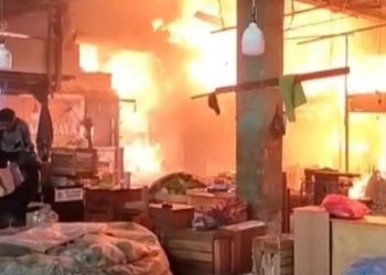 Kebakaran Melanda Kawasan Pasar Induk Kramat Jati