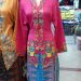 Tips Memadukan Kebaya Encim Khas Betawi
