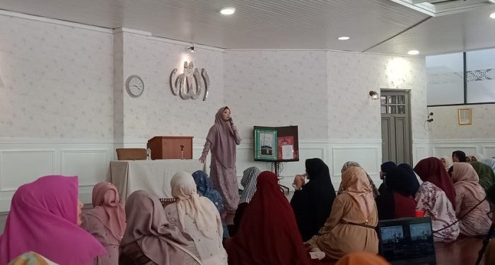 Ustadzah Lulung Bahas Kunci Sukses Rumah Tangga Bahagia di Majelis Taklim JISc
