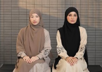 Tampil Serasi Natasha Rizky dan Shireen Sungkar dengan Gamis Panjang Bernuansa Earthy