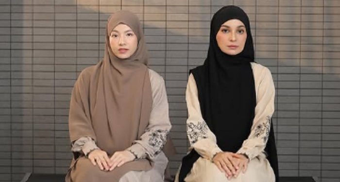 Tampil Serasi Natasha Rizky dan Shireen Sungkar dengan Gamis Panjang Bernuansa Earthy