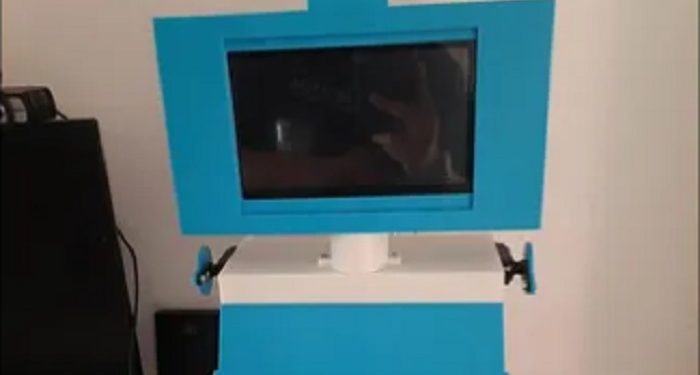 Siswa SMPN 1 Surabaya Ciptakan Robot Pendamping Interaksi Sosial untuk Bantu Anak Autis