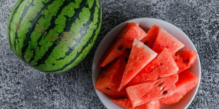 Manfaat Kulit Semangka untuk Mengatasi Noda Hitam di Wajah