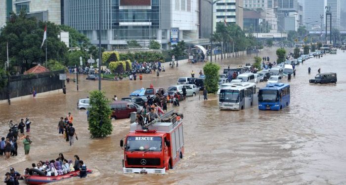 Banjir Mengintai di Musim Hujan, Ini Langkah Kesiapsiagaan yang Perlu Diketahui