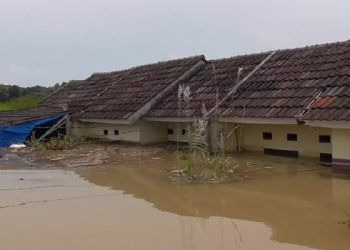 Desa Cikande Banten Terendam Banjir dengan Ketinggian Mencapai Dua Meter