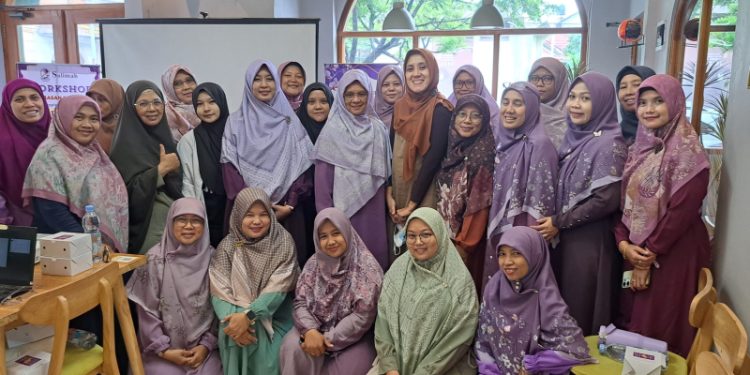 Dari Dokumentasi ke Cerita: Salimah Kota Bekasi Bekali Humas Skill Fotografi