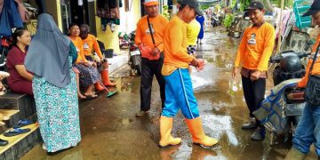 Banjir Batang, DPC PKS Kecamatan Batang Salurkan Bantuan Pangan di Karangasem Utara dan Klidang Lor