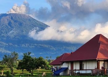 Gunung Marapi Sumbar Alami Erupsi pada Awal 2026