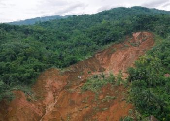 Bencana Longsor Melanda Desa Pasirlangu Cisarua, Bandung Barat