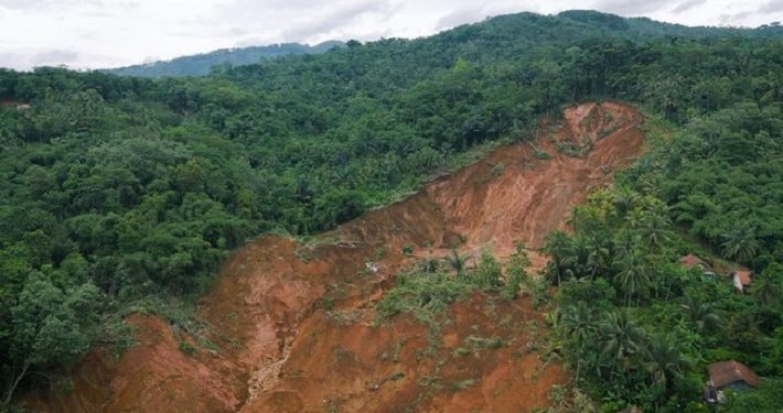 Bencana Longsor Melanda Desa Pasirlangu Cisarua, Bandung Barat