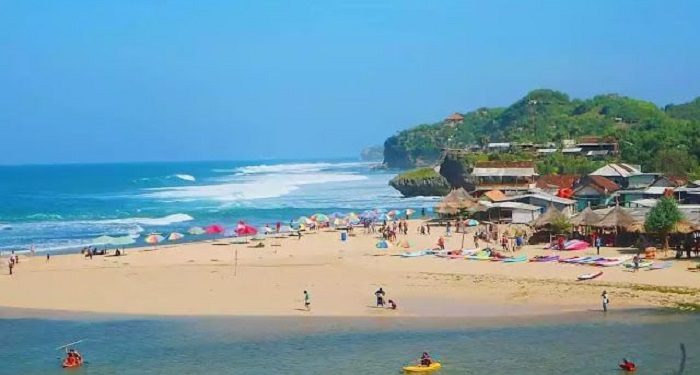 Ratusan Pedagang Bongkar Total Kios Pinggir Jalan Pantai Sepanjang, GunungKidul