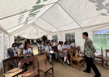 Ratusan Pelajar SMA Sumut Belajar di Tenda Darurat hingga PJJ
