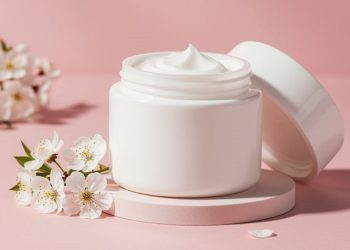 Kebanyakan Memakai Pelembap Wajah bisa Memicu Pori-Pori Tersumbat dan Berjerawat