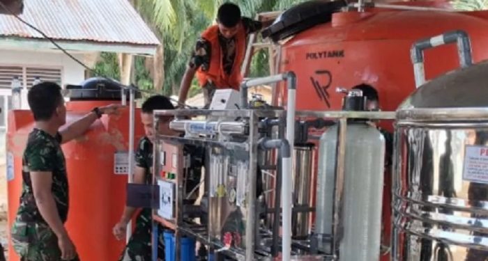 Kemhan bersama Unhan Pasang 60 Unit Instalasi Penjernih Air Siap Minum di Aceh Tamiang
