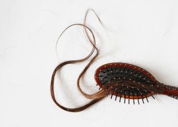 Delapan Tips Menebalkan Rambut dengan Efektif